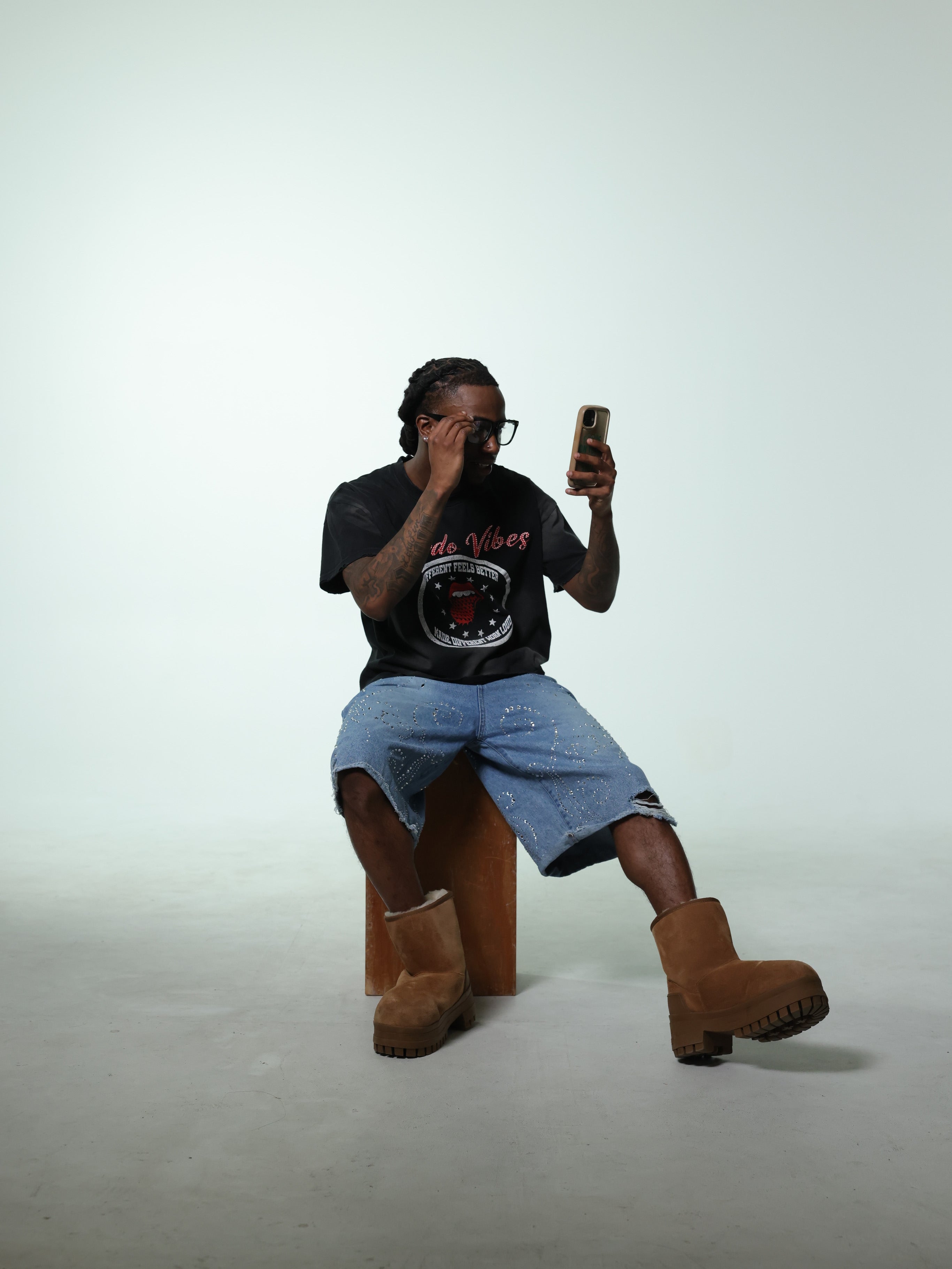 WIERDO VIBES TEE